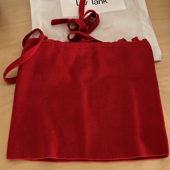 NWT XS ARQ Liv Tank Cherry - Picture 3 of 3